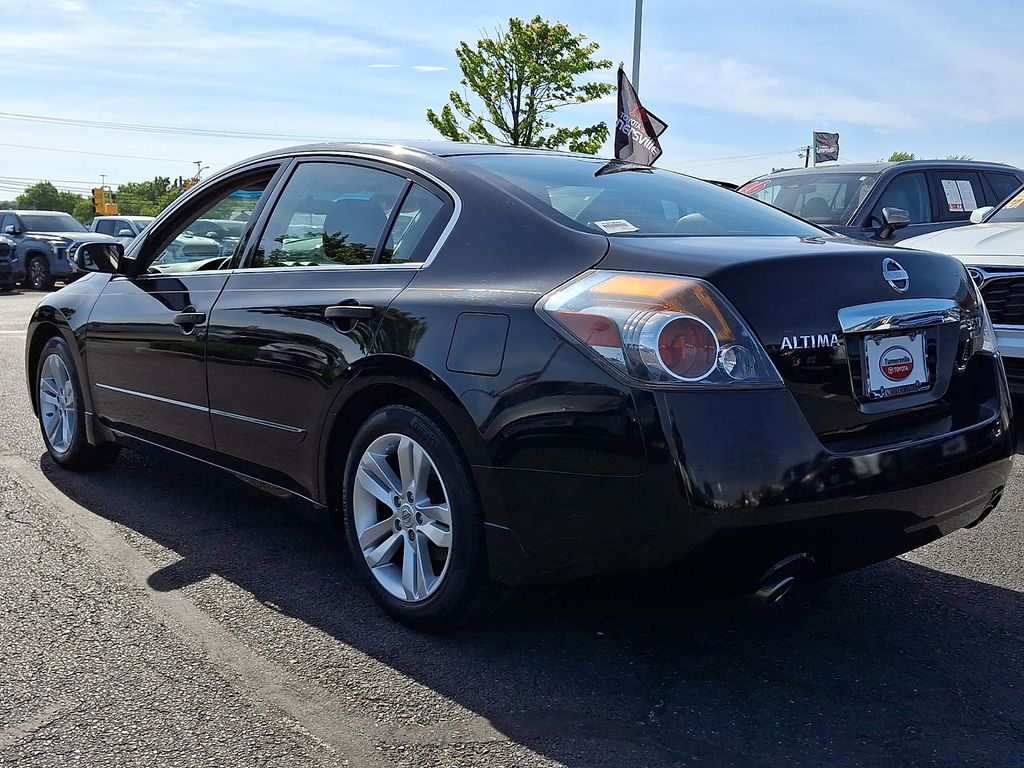 Thumbnail: 2010 Nissan Altima - 4