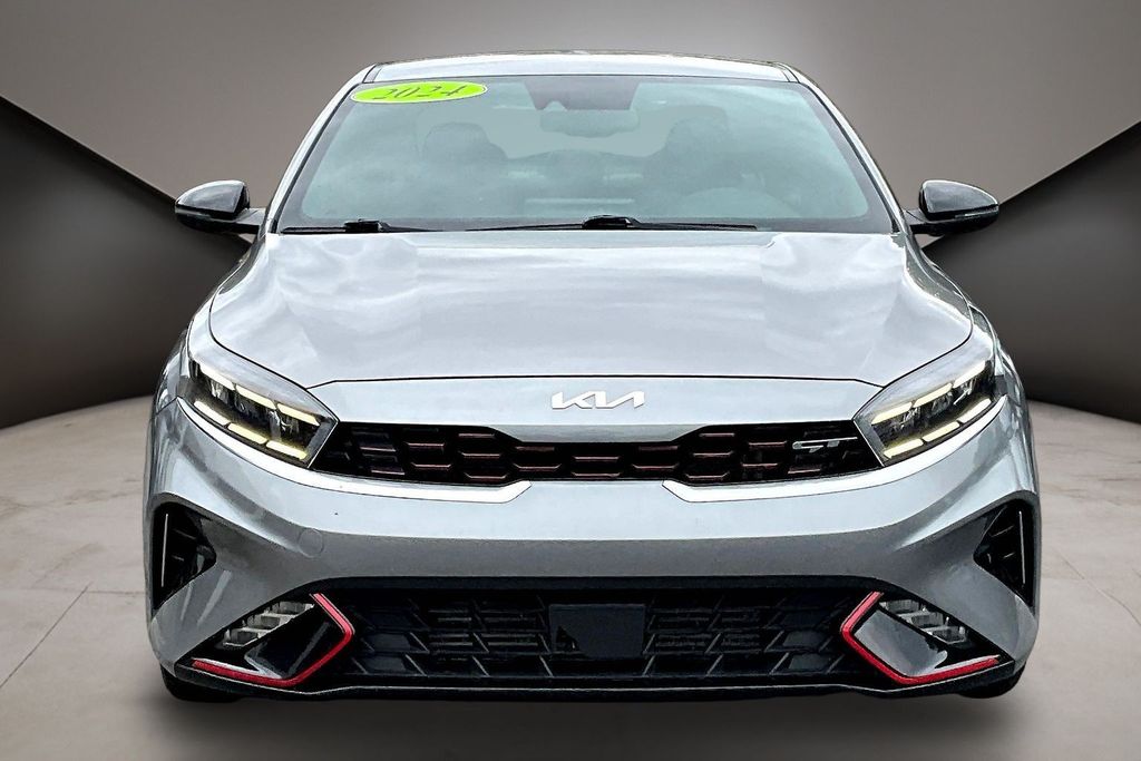 Photo 2 of 2023 Kia Forte GT