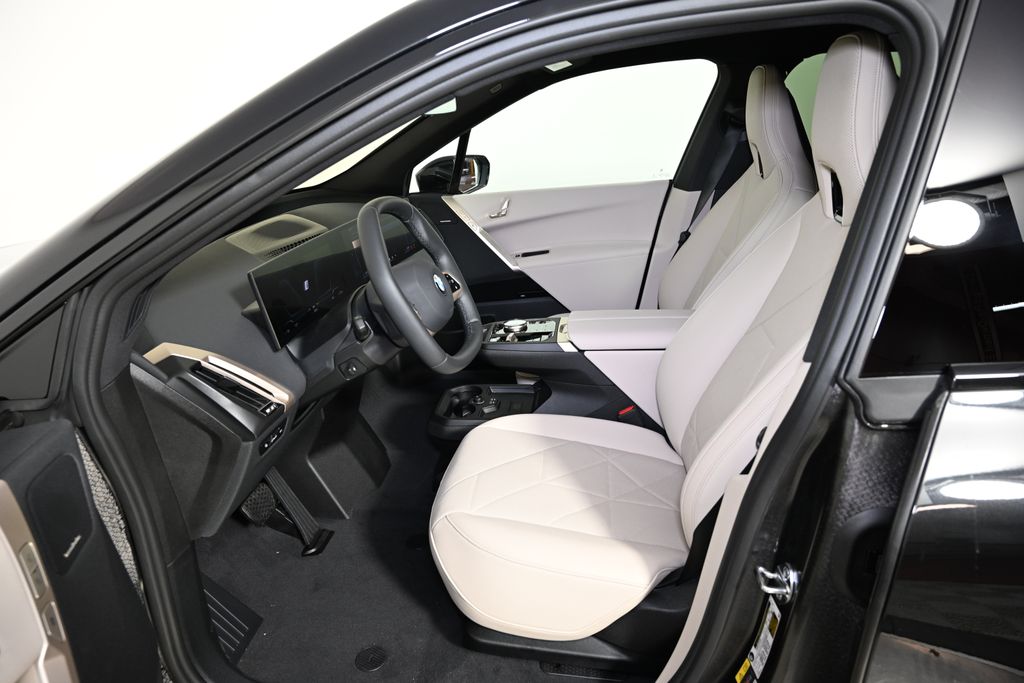 Thumbnail: 2026 BMW iX - 14