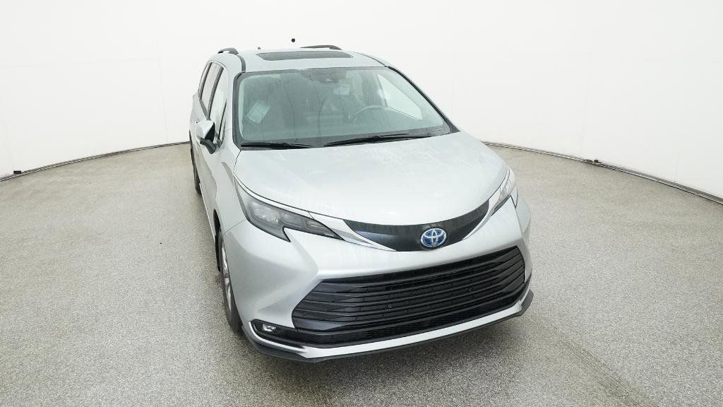 Thumbnail: 2025 Toyota Sienna - 7