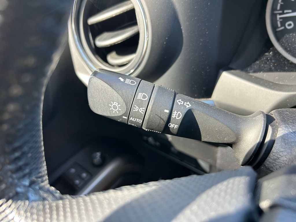 2023 Toyota Tacoma SR5 22