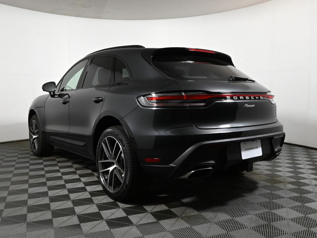 Thumbnail: 2026 Porsche Macan - 3