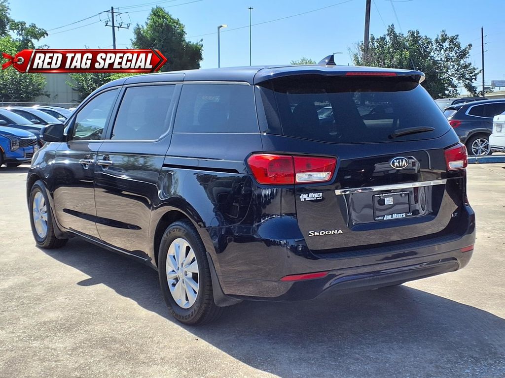 2018 Kia Sedona LX - 1