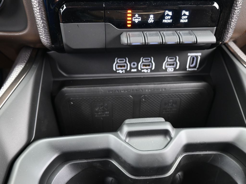 Used 2025 Diamond Black Crystal Pearlcoat Ram Limited image 22