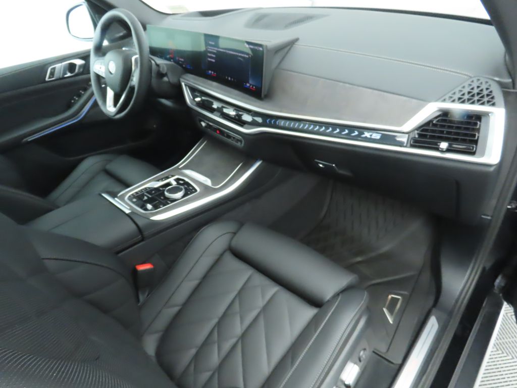 Thumbnail: 2026 BMW X5 - 18