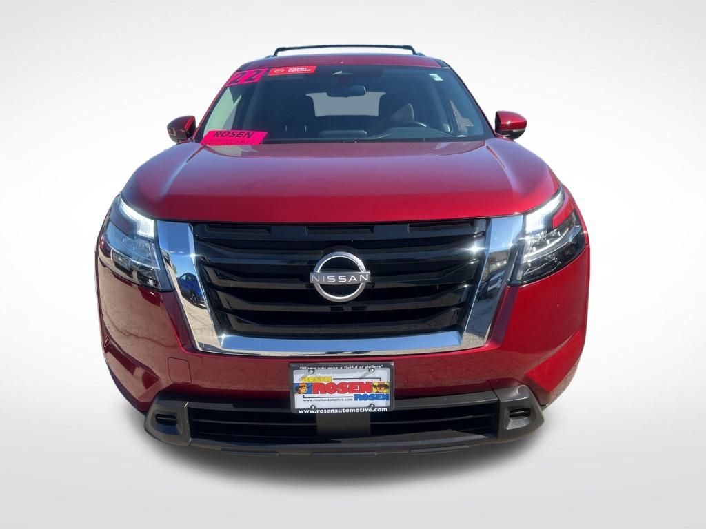 2022 Nissan Pathfinder SV photo