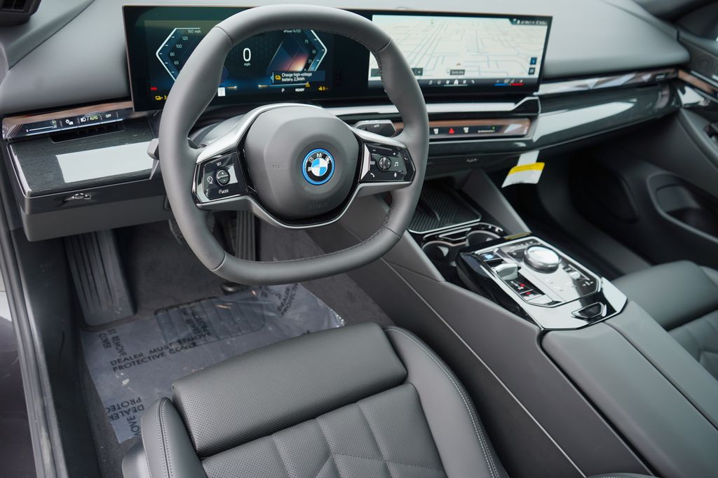 Thumbnail: 2026 BMW i5 - 13