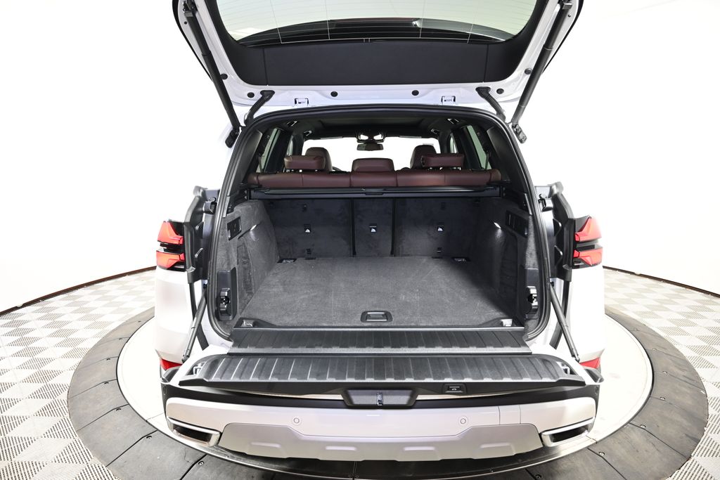 Thumbnail: 2026 BMW X5 - 10