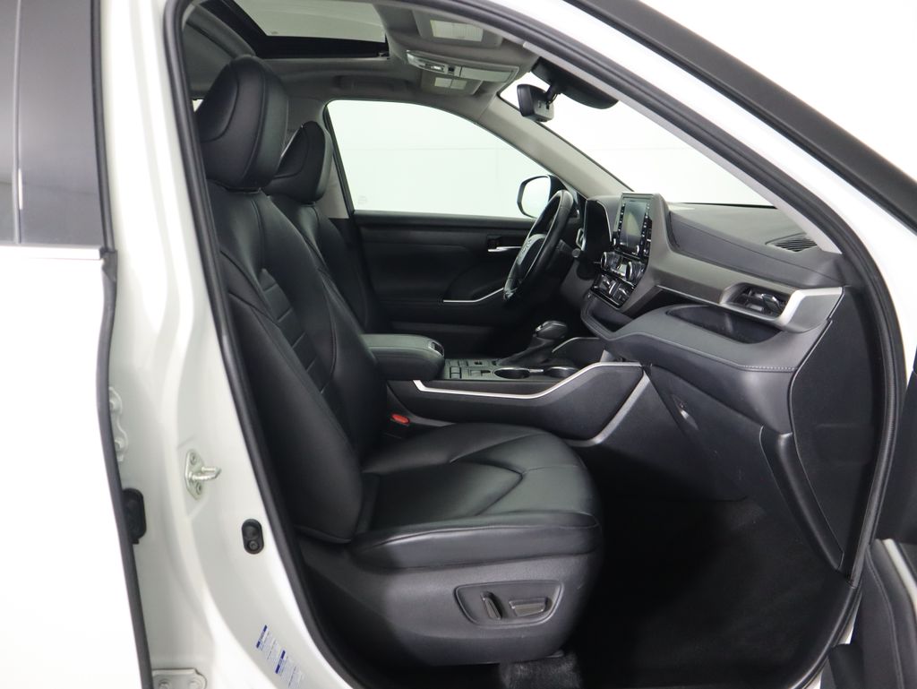 2020 Toyota Highlander XLE 20