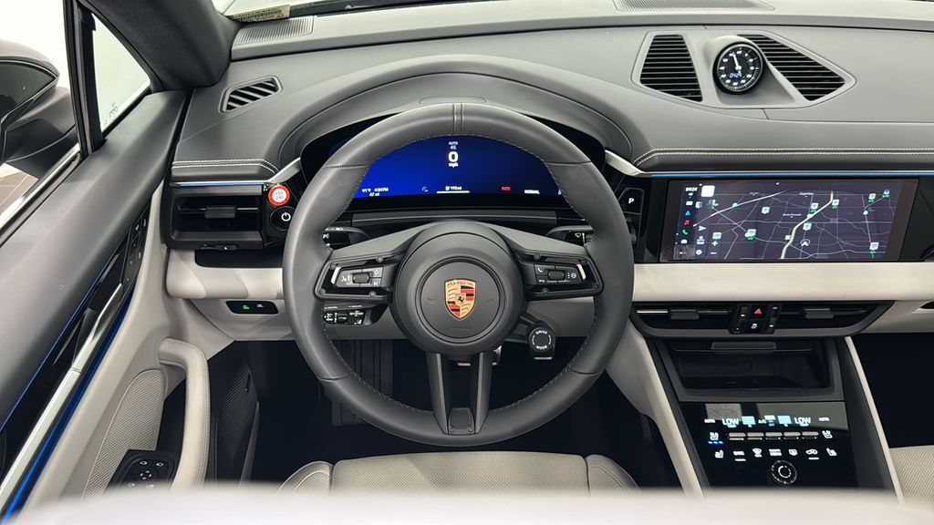 Thumbnail: 2025 Porsche Macan - 16