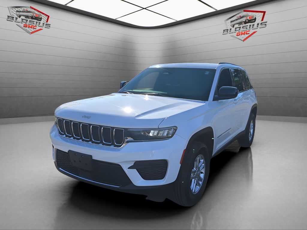 Bright White Clearcoat 2025 Jeep Grand Cherokee SUV / Crossover Four-Wheel Drive 8-Speed Automatic