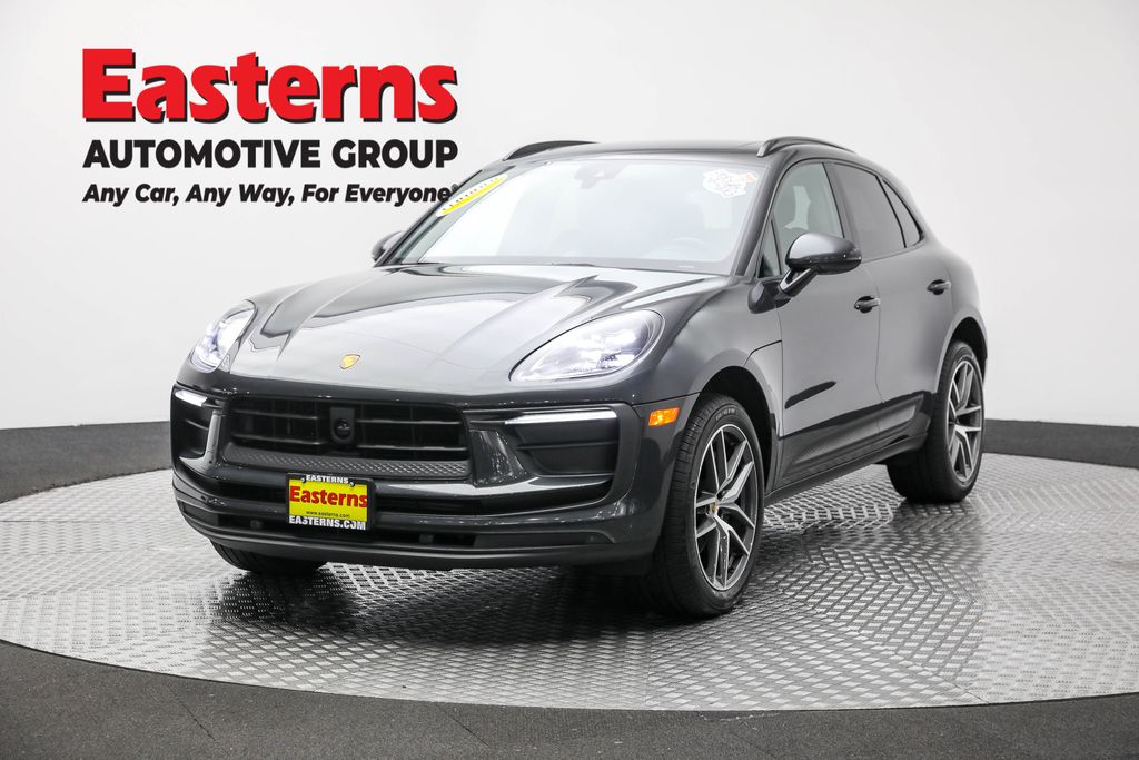 2023 Porsche Macan T's photo