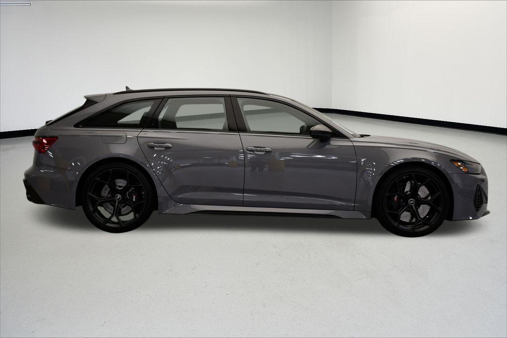 Thumbnail: 2026 Audi RS 6 - 6