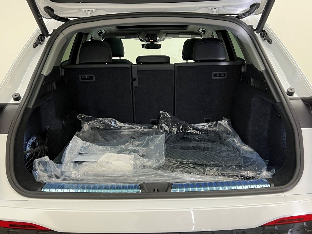 Thumbnail: 2025 Audi Q5 - 10