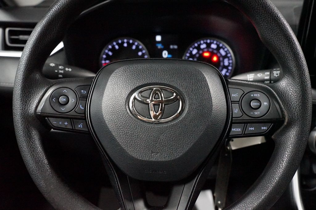 Thumbnail: 2022 Toyota RAV4 - 12
