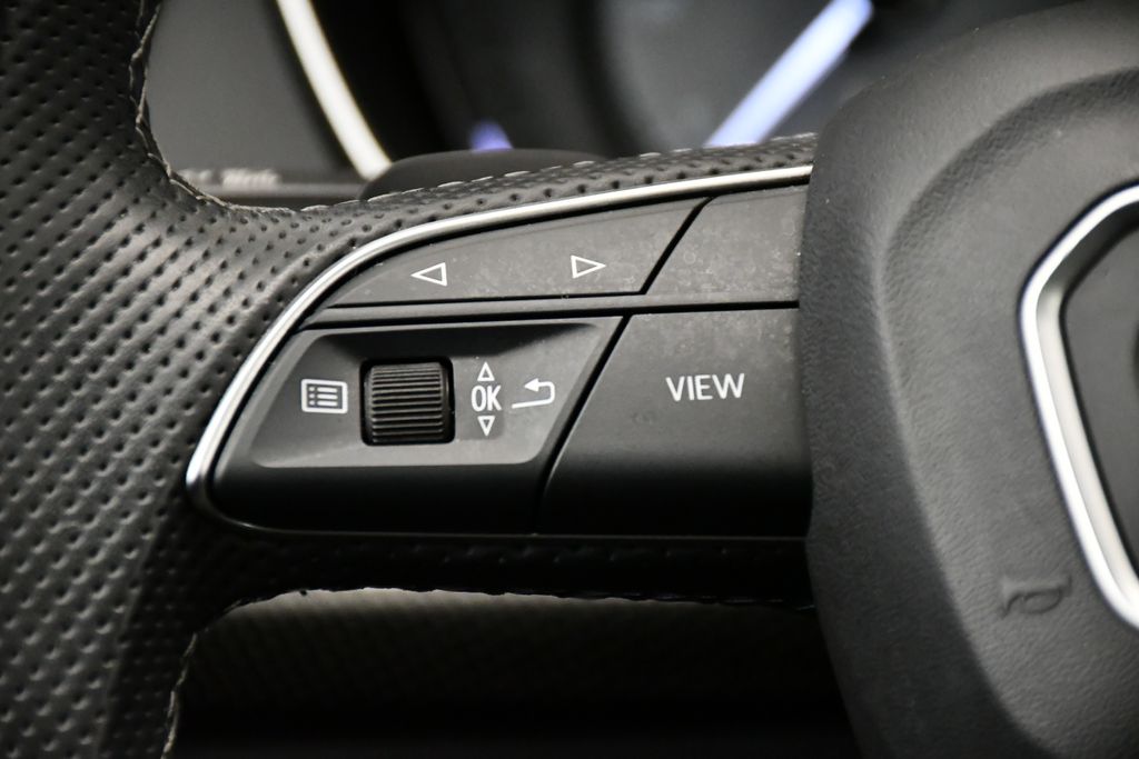 Thumbnail: 2023 Audi SQ5 - 22