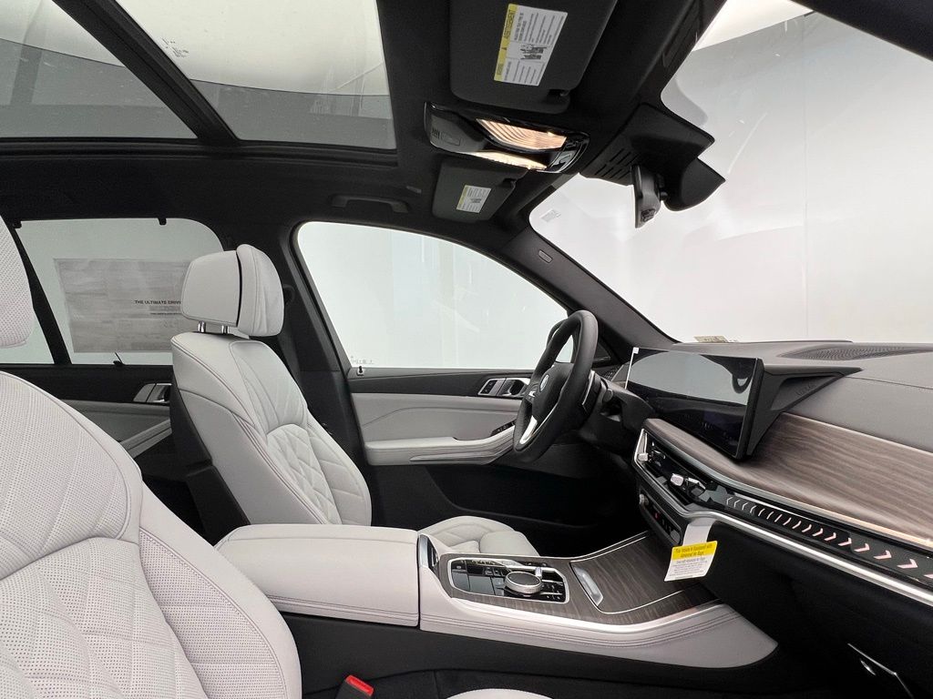 Thumbnail: 2026 BMW X5 - 6