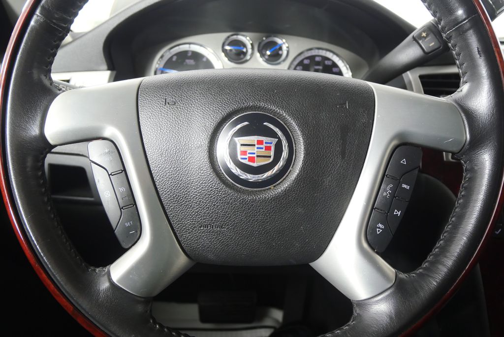 Thumbnail: 2010 Cadillac Escalade - 20