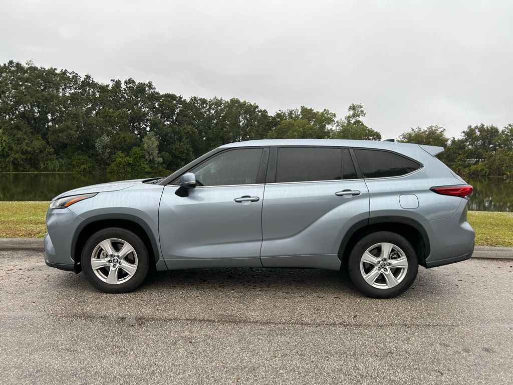 Thumbnail: 2023 Toyota Highlander - 2