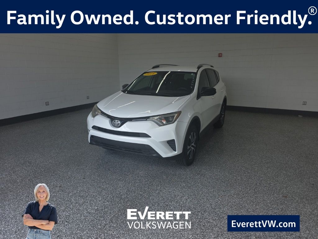 Super White 2018 Toyota RAV4 SUV / Crossover Front-Wheel Drive 6-Speed Automatic