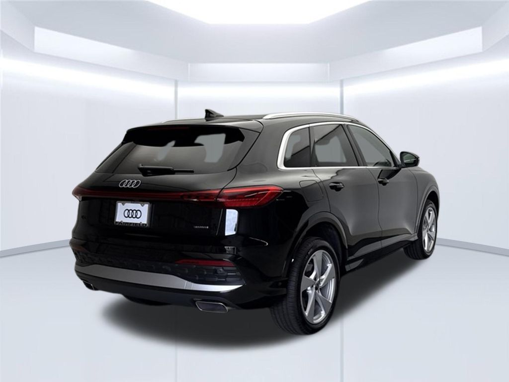 Thumbnail: 2025 Audi Q5 - 5