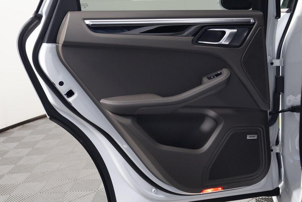 Thumbnail: 2023 Porsche Macan - 14