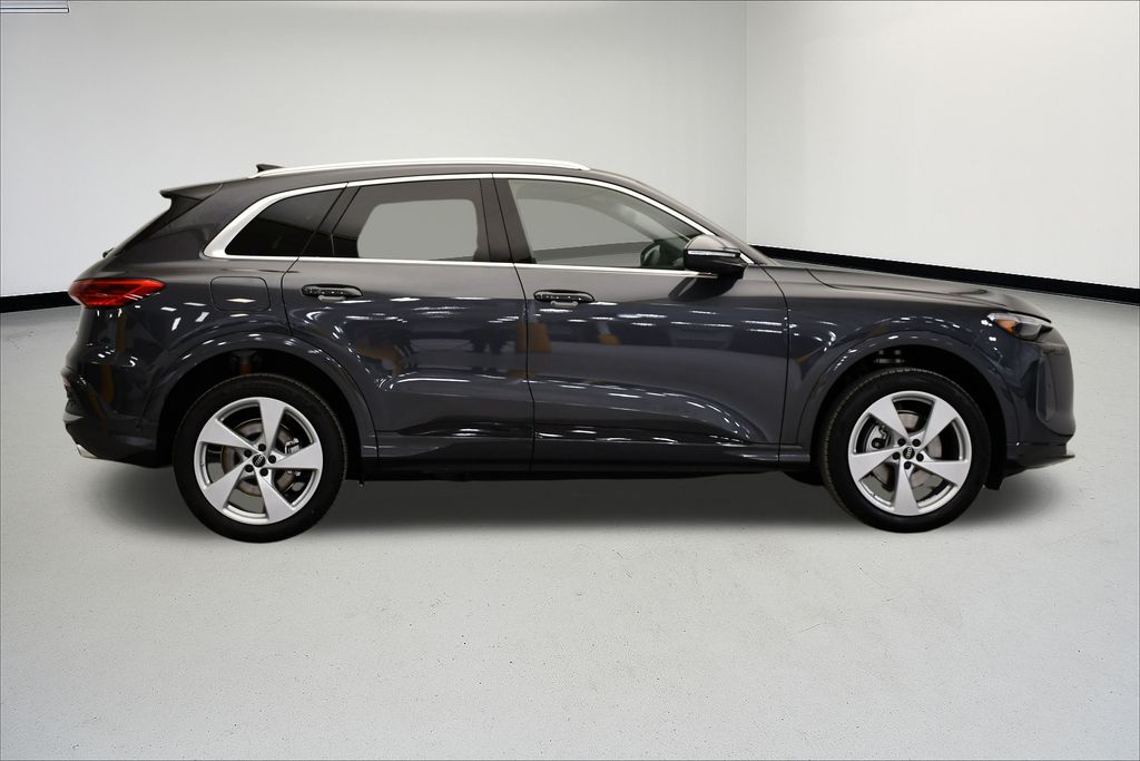 Thumbnail: 2025 Audi Q5 - 6
