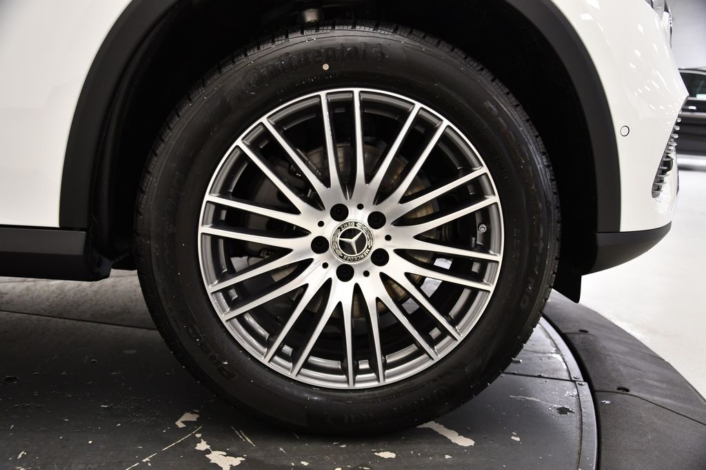 Thumbnail: 2025 Mercedes-Benz GLC - 16