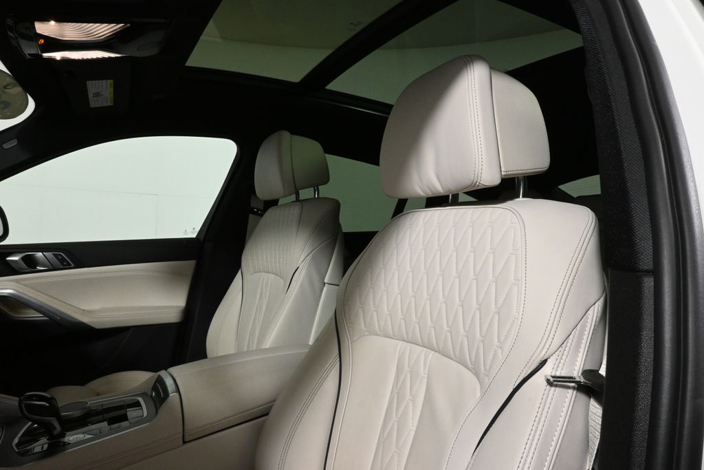 Thumbnail: 2023 BMW X6 - 16