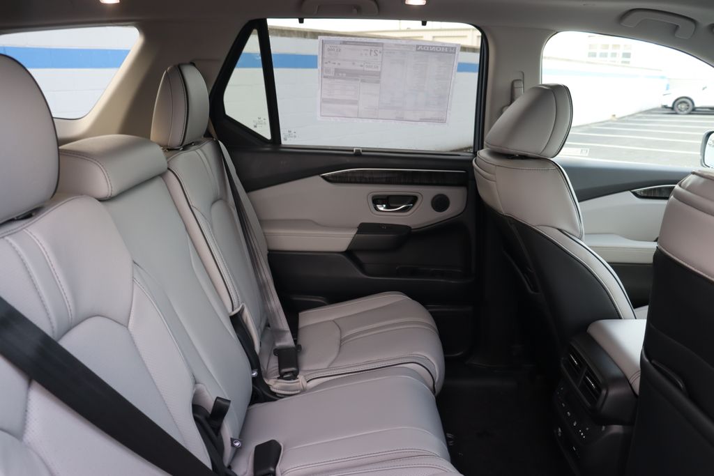 2025 Honda Pilot Elite 17