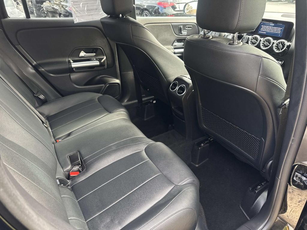 Thumbnail: 2025 Mercedes-Benz GLA - 25