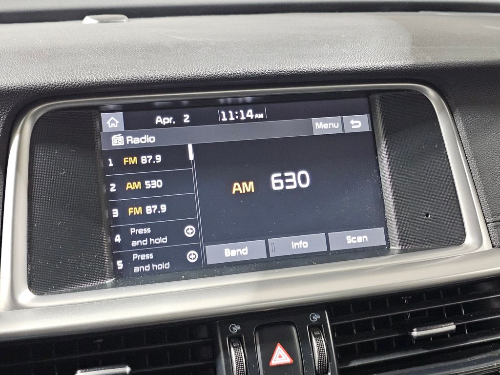 Used 2020 White Kia LX image 28