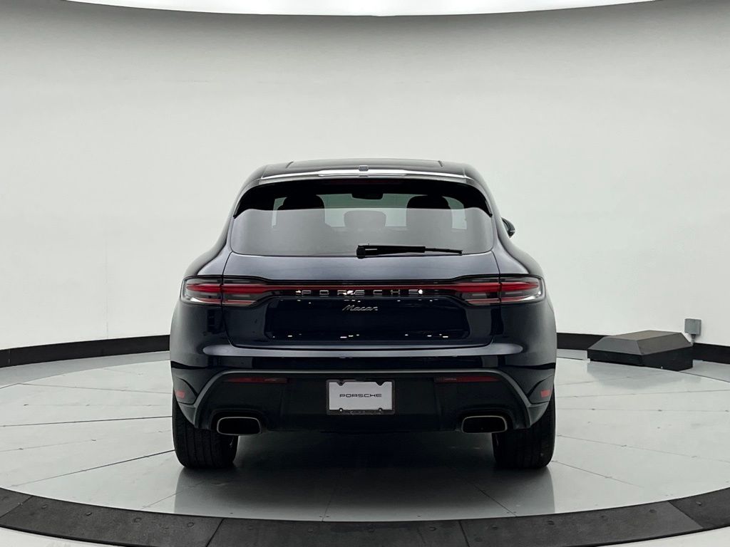 Thumbnail: 2023 Porsche Macan - 10