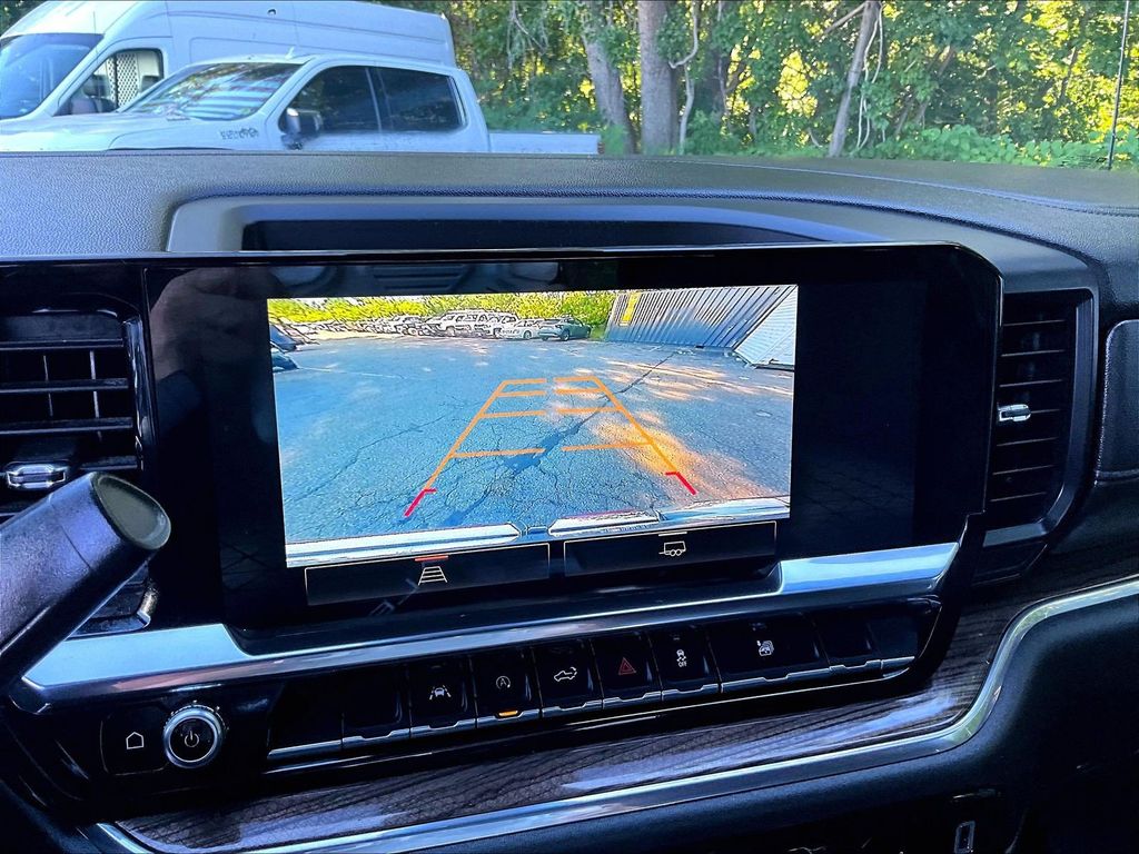 2023 GMC Sierra 1500 — photo 18