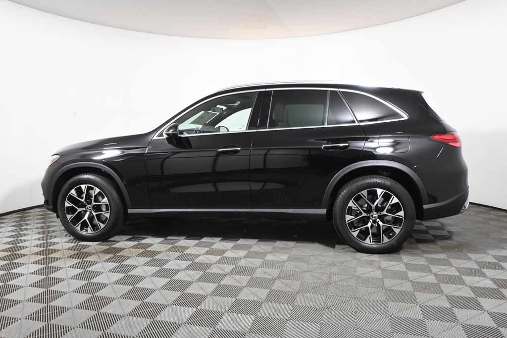 Thumbnail: 2027 Mercedes-Benz GLC - 2
