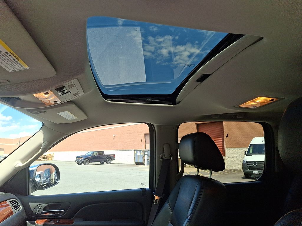 Thumbnail: 2012 Chevrolet Suburban - 14