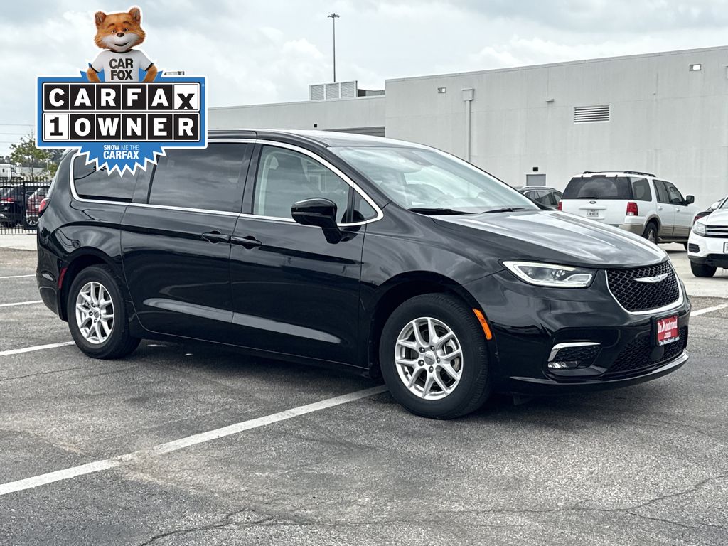 2024 Chrysler Pacifica Touring L - 2