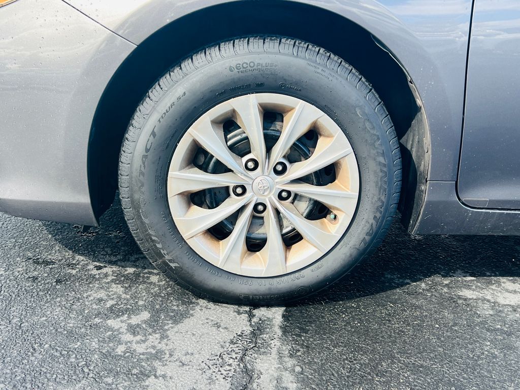 Thumbnail: 2017 Toyota Camry - 6