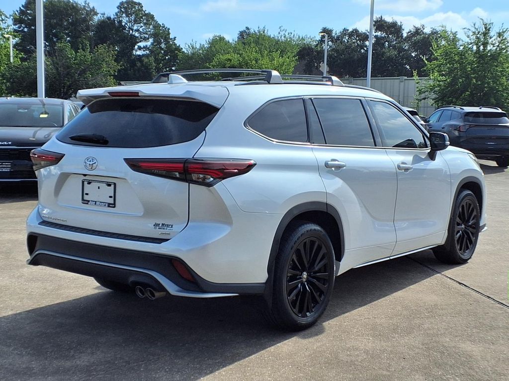 2024 Toyota Highlander XSE Beige at Toyota of Victoria