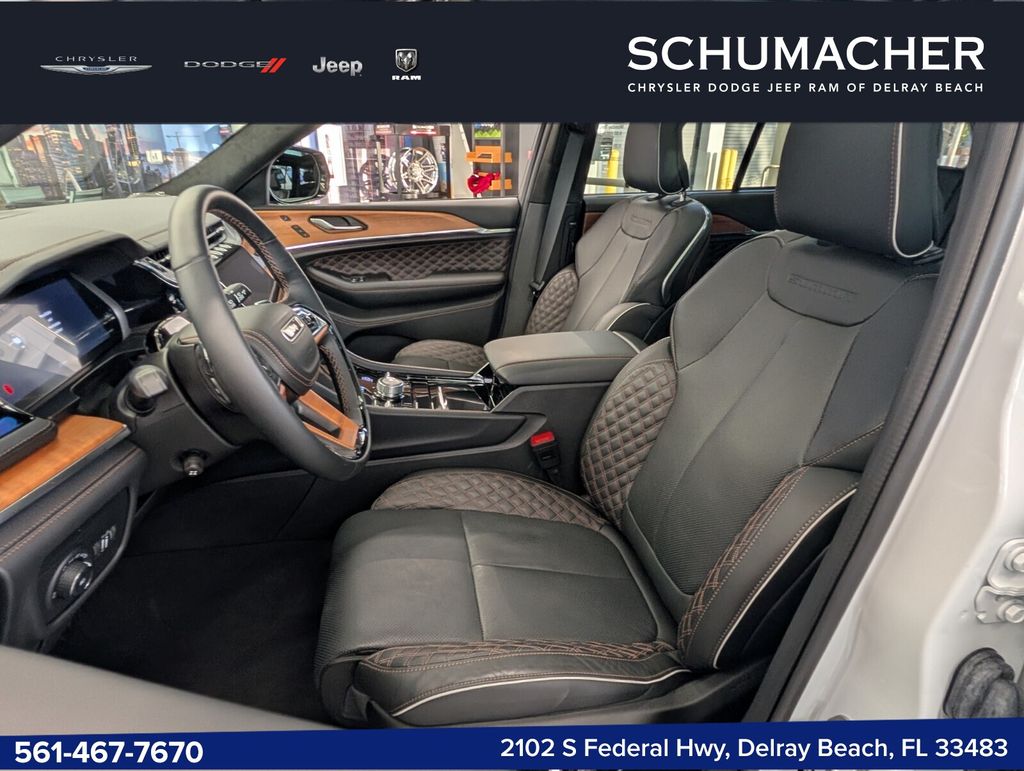 new 2025 Jeep Grand Cherokee car, priced at $71,575