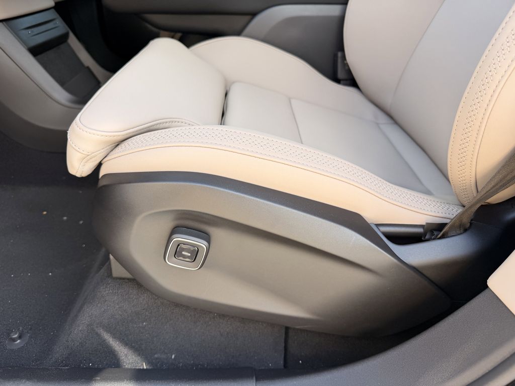 New 2026 Silver Volvo  image 13