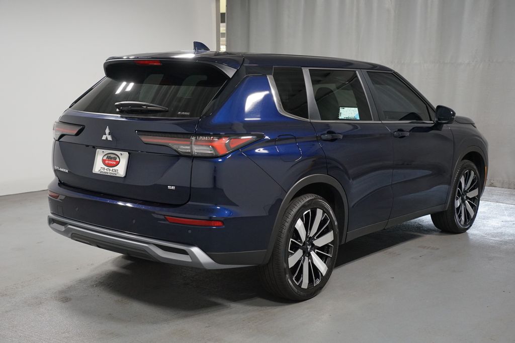 Thumbnail: 2025 Mitsubishi Outlander - 8