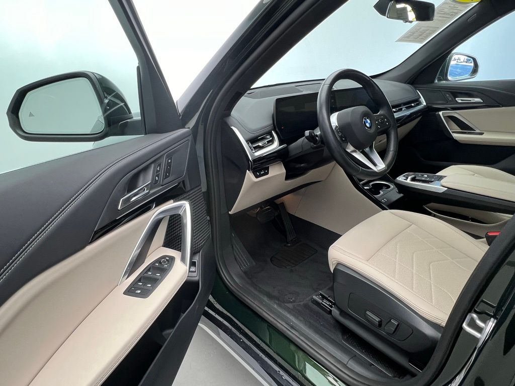 Thumbnail: 2025 BMW X1 - 21