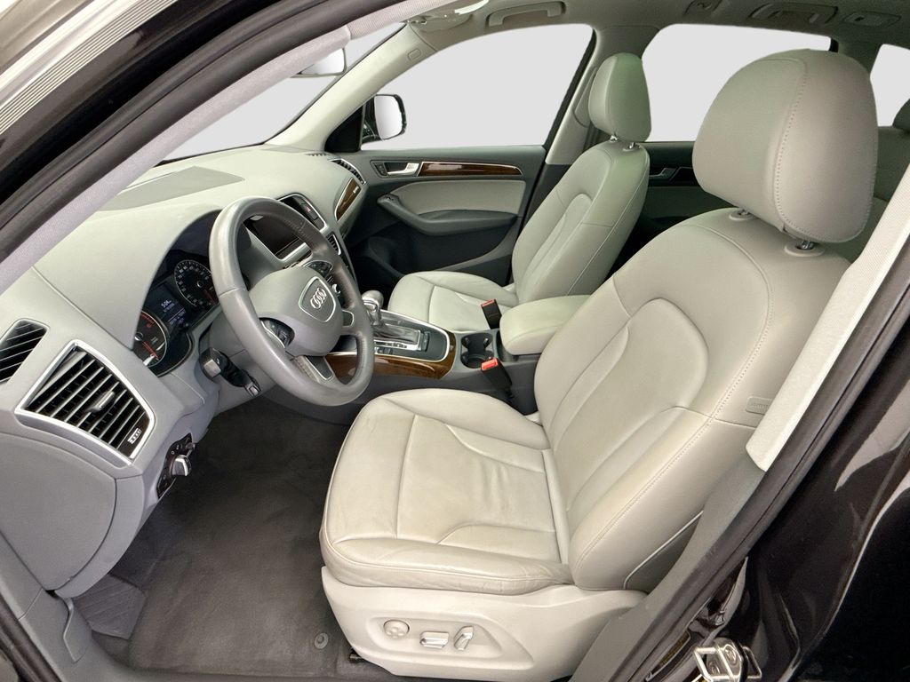 Thumbnail: 2017 Audi Q5 - 16