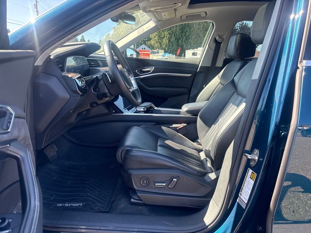 2019 Galaxy Blue Metallic Audi e-tron Prestige AWD SUV