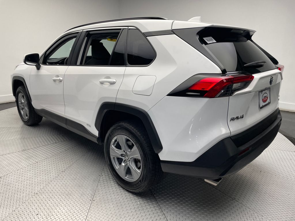 2022 Toyota RAV4 XLE 7