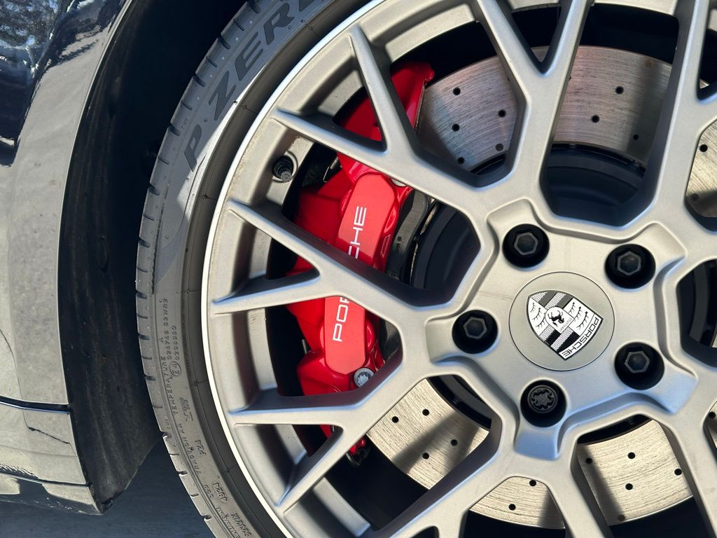 Thumbnail: 2025 Porsche 911 - 16