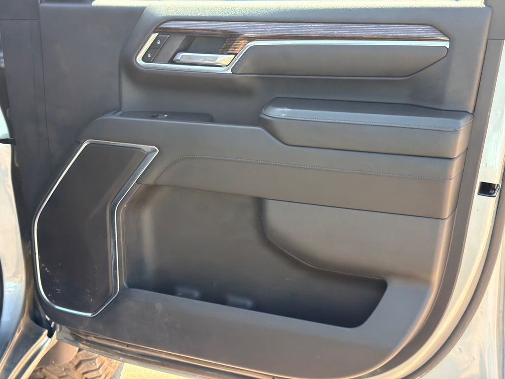 Used 2024 Gray GMC SLE image 14