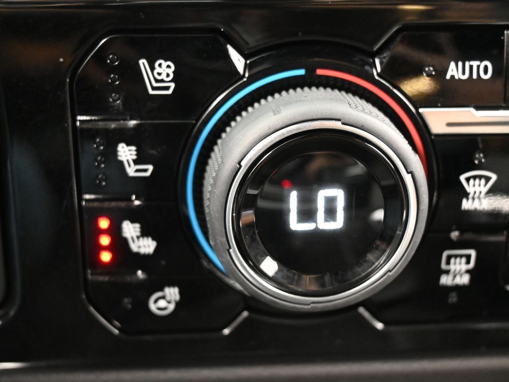 Used 2026 Summit White Chevrolet High Country image 33