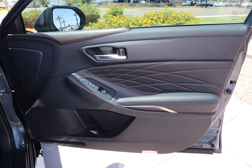 2021 Toyota Avalon Limited 24